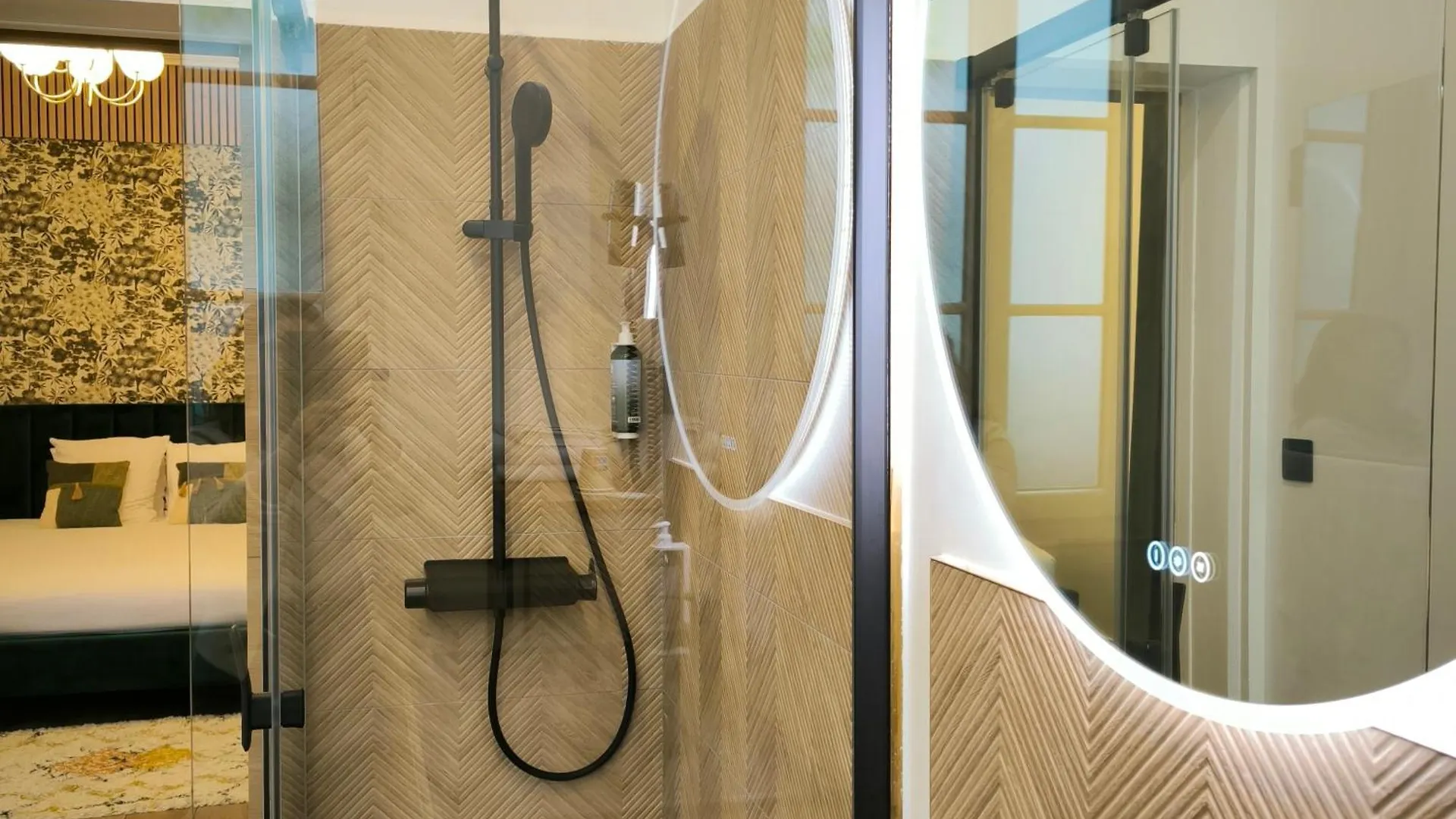 Le Twelve Parigi