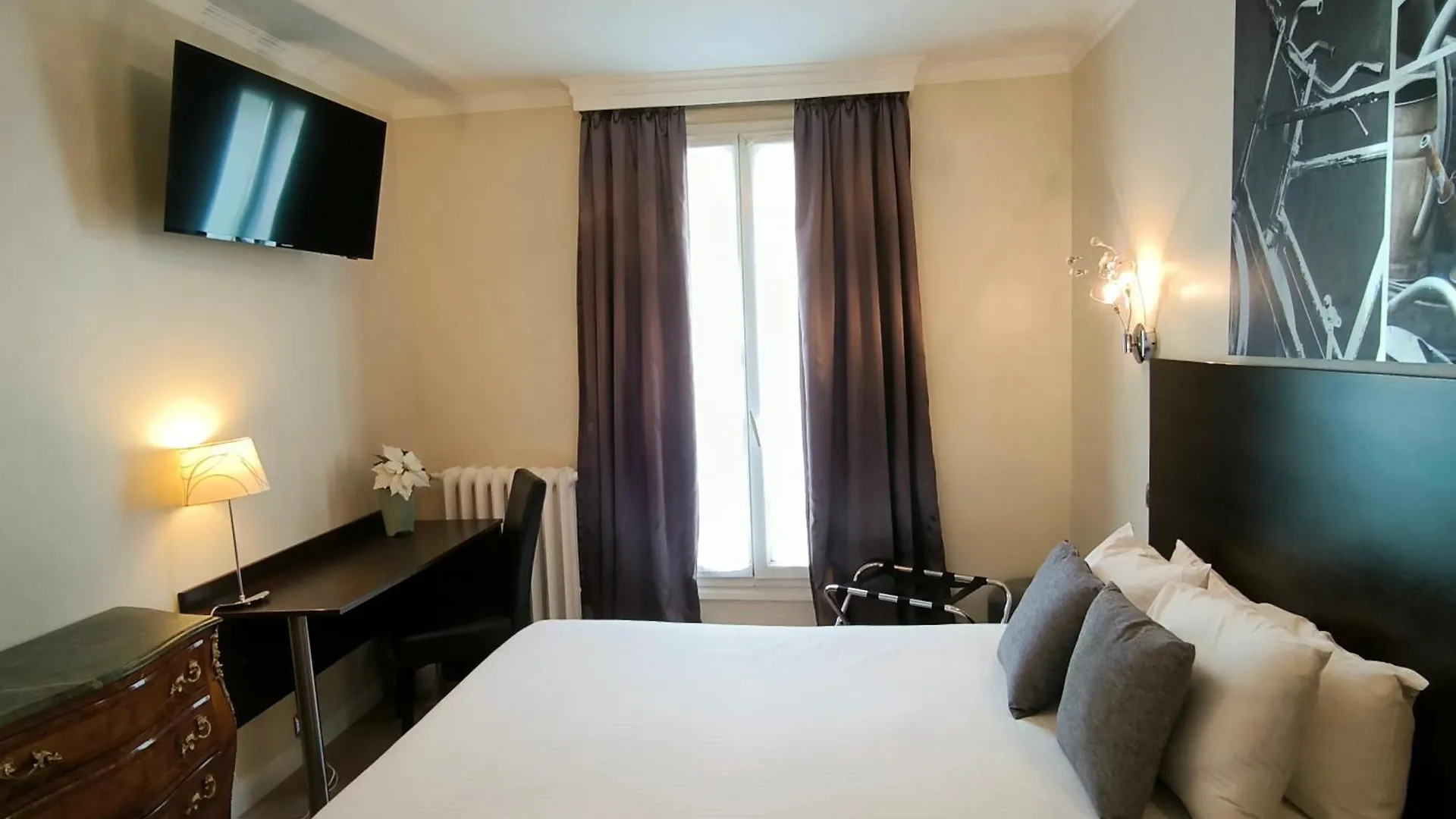 Hotel Le Twelve Paris