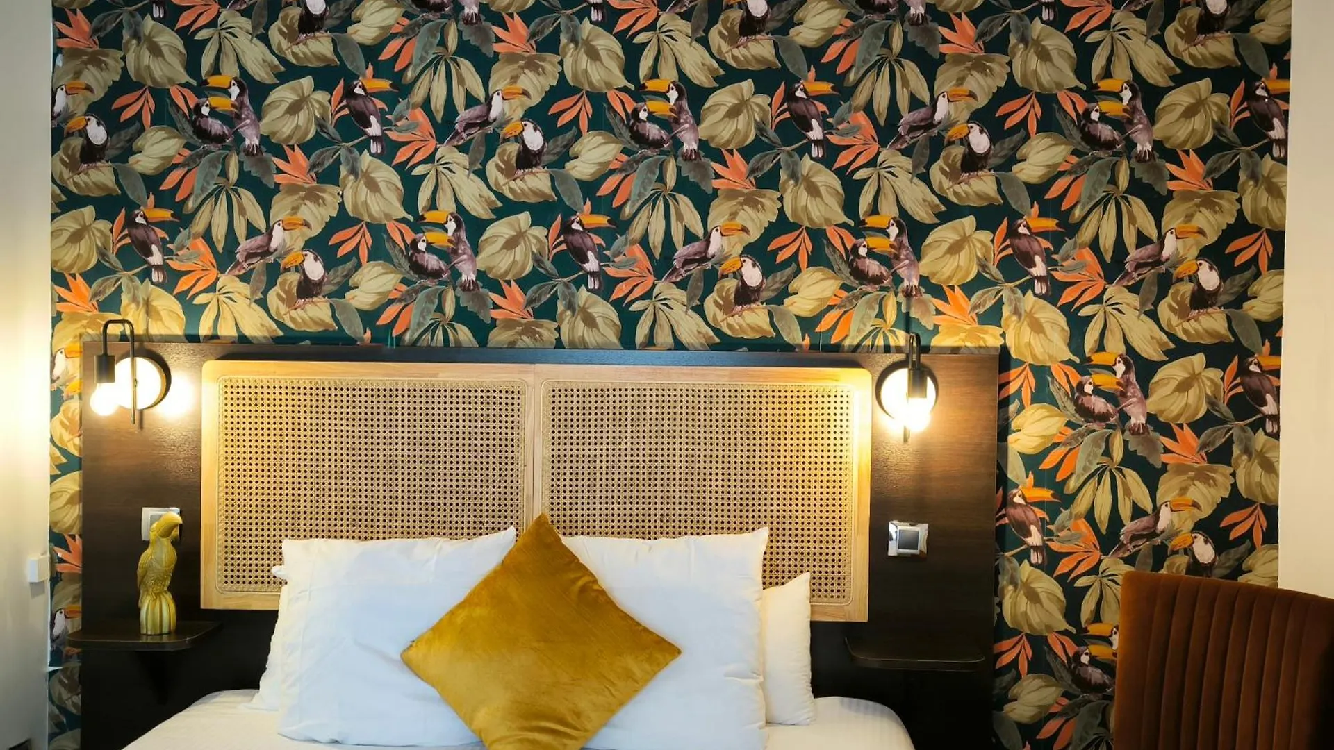 Le Twelve Hotel 3*