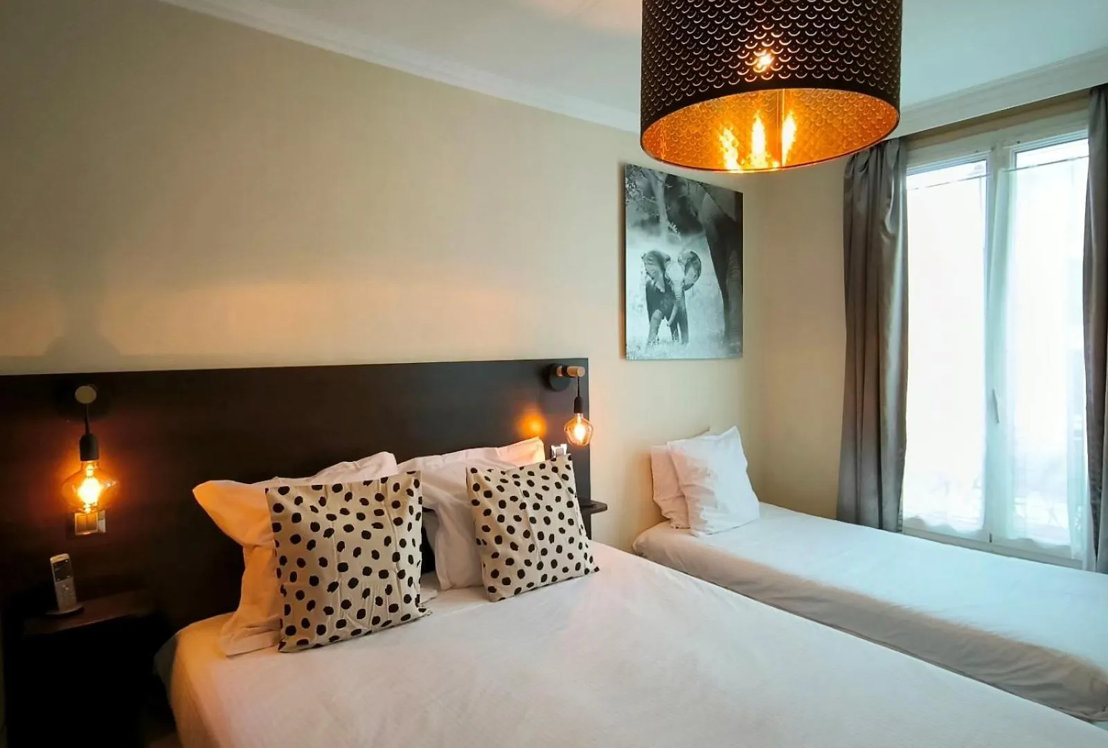 Le Twelve Hotel