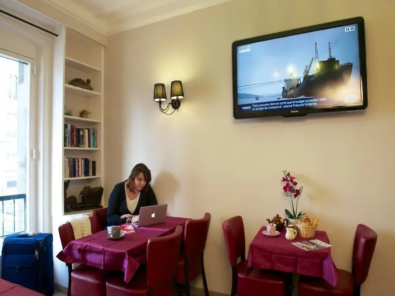 Le Twelve Hotel 3*